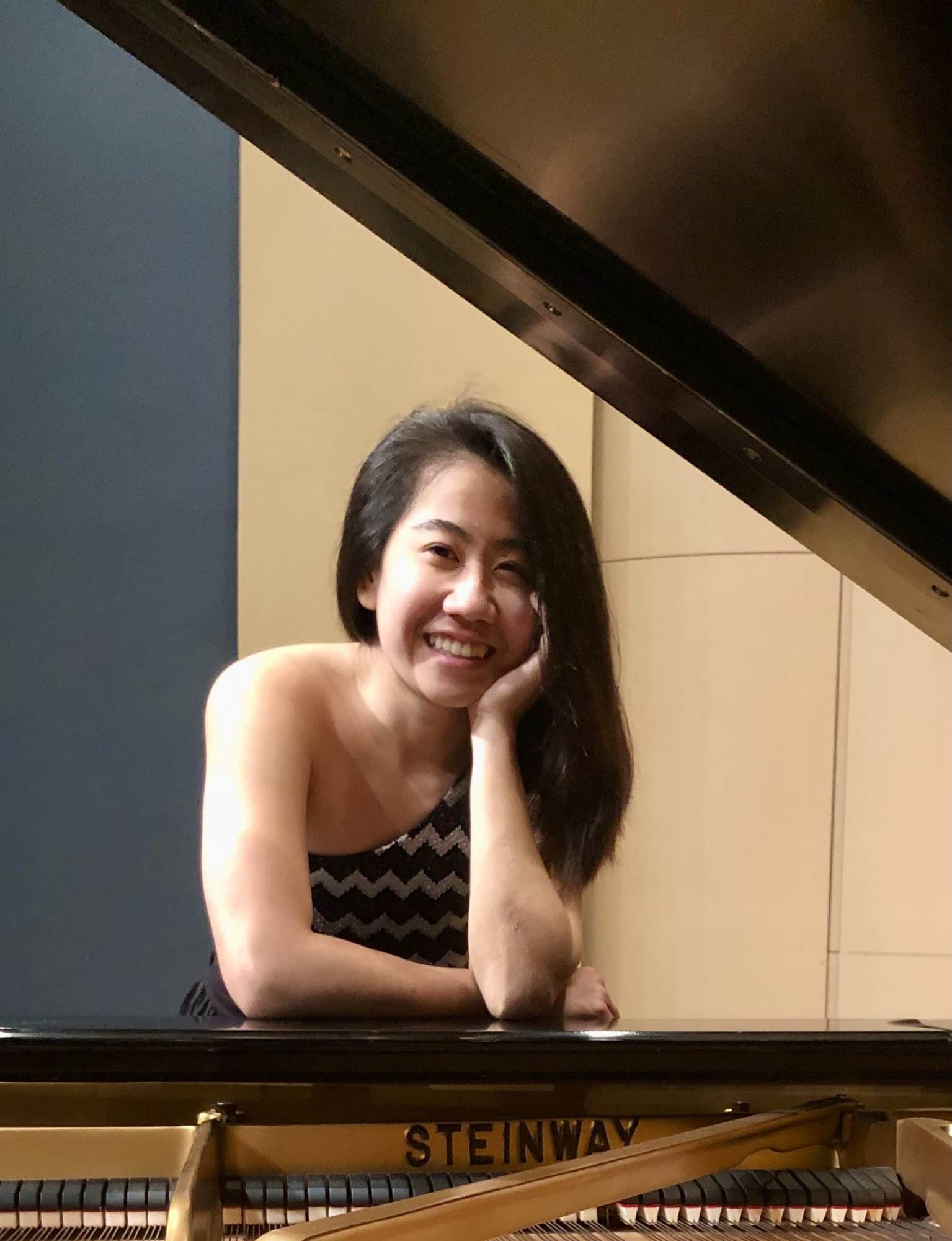Vicky Yu – Piano Teacher