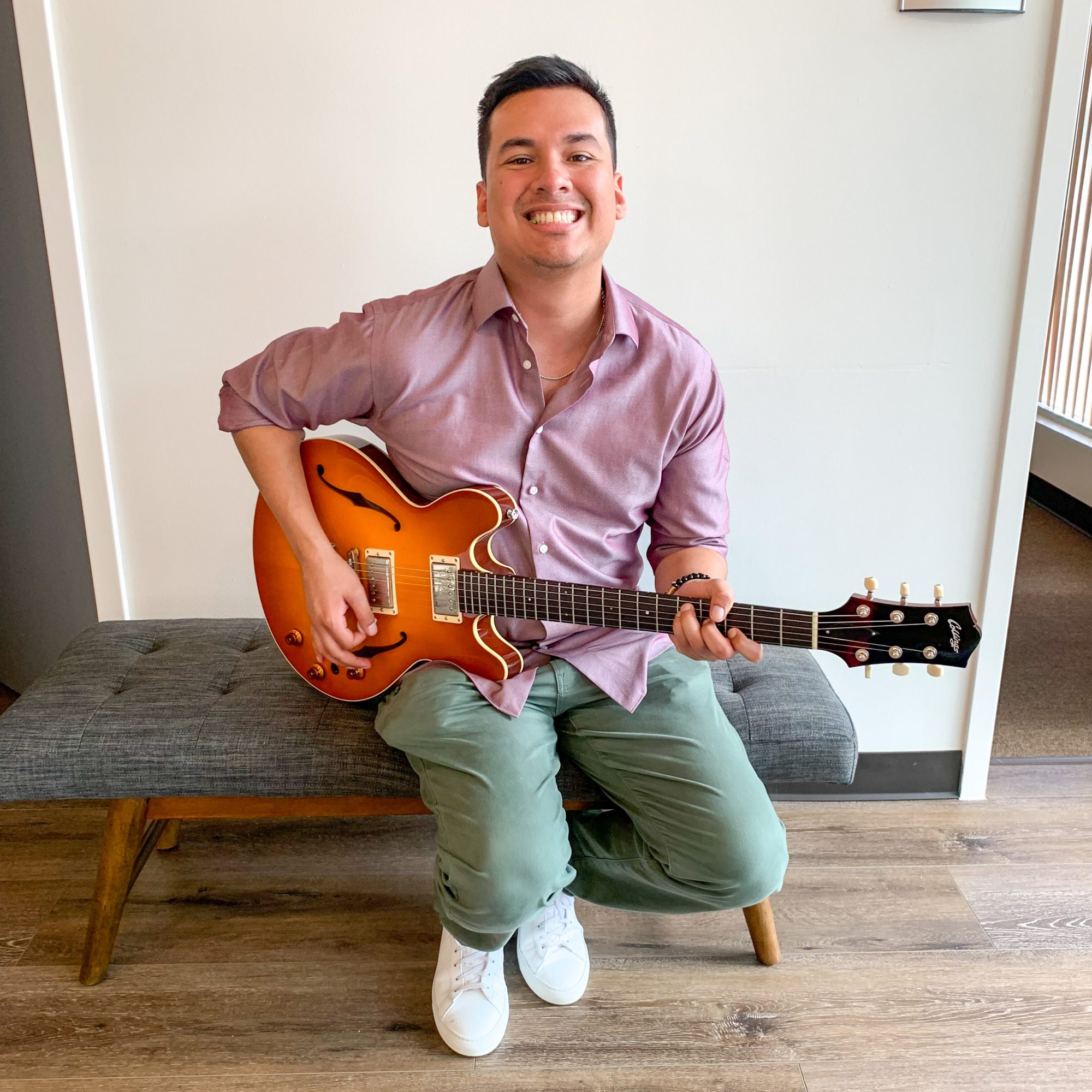 Chris Vasquez – Guitar Lessons