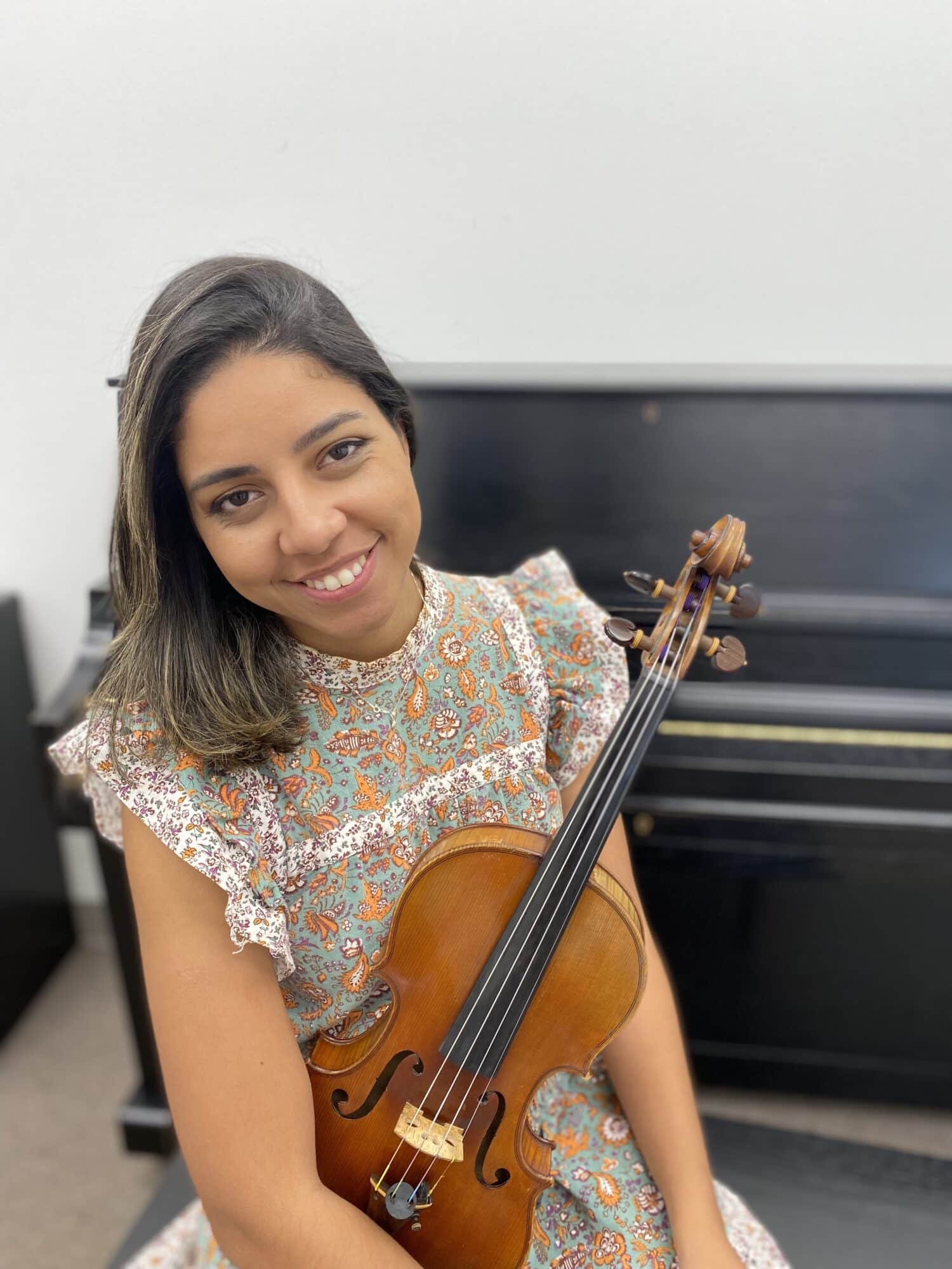 Jessika Albuquerque – Violin Lessons Houston